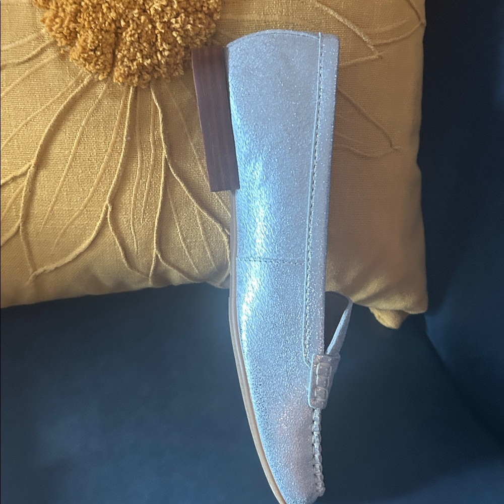 Donald Pliner silver penny loafers - Picture 4 of 5